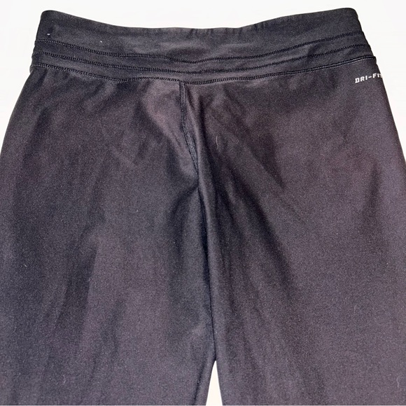 Nike Dri Fit Capri Leggings - Picture 10 of 11